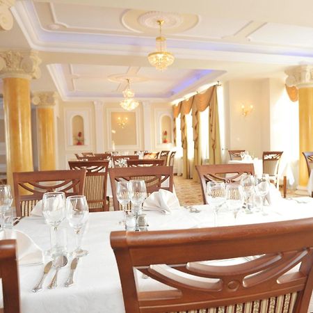 Hotel Arkadia Royal Varşovia Exterior foto