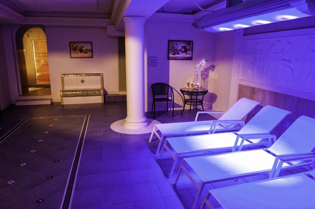 Hotel Arkadia Royal Varşovia Exterior foto