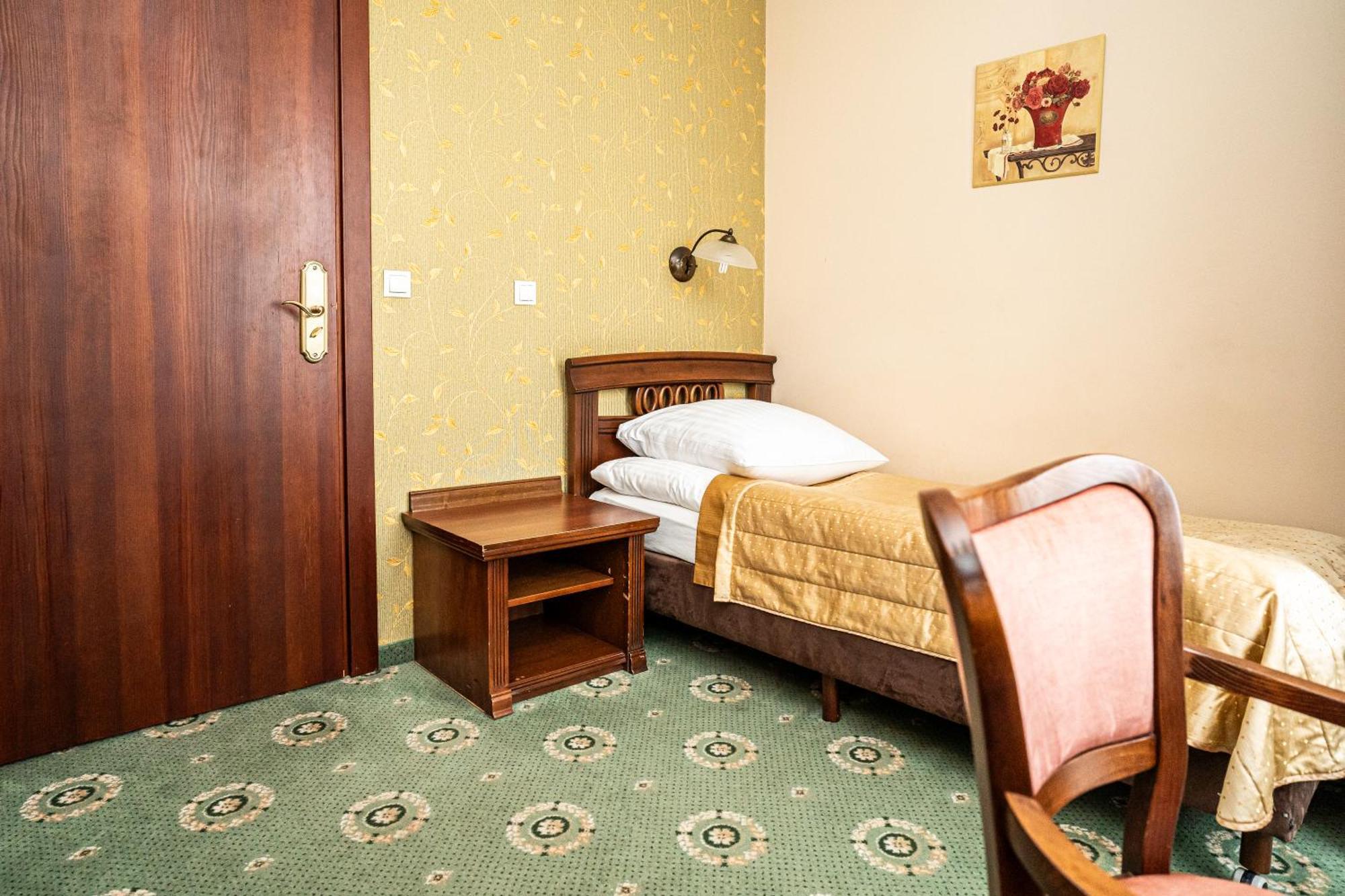 Hotel Arkadia Royal Varşovia Exterior foto