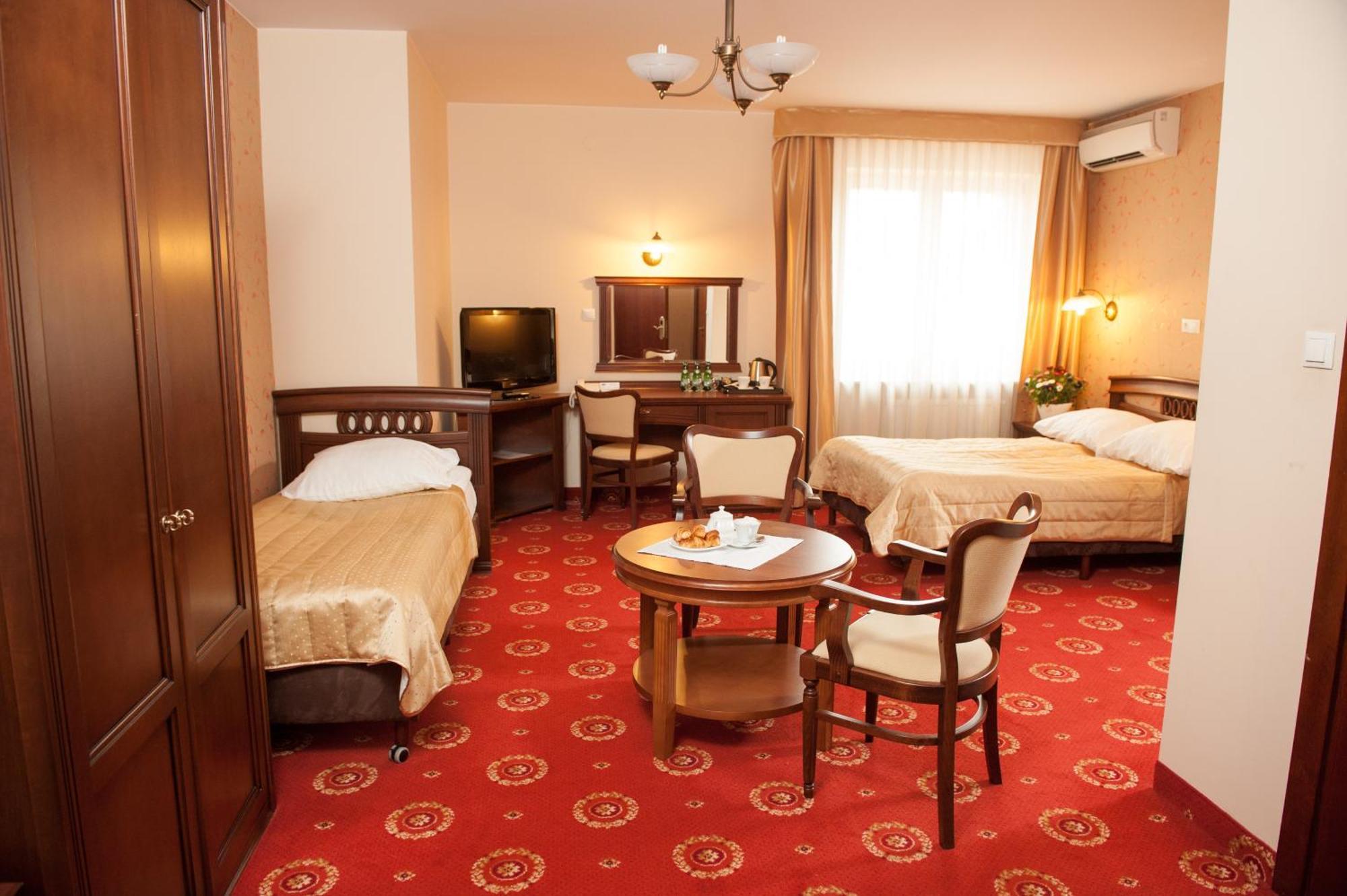 Hotel Arkadia Royal Varşovia Exterior foto