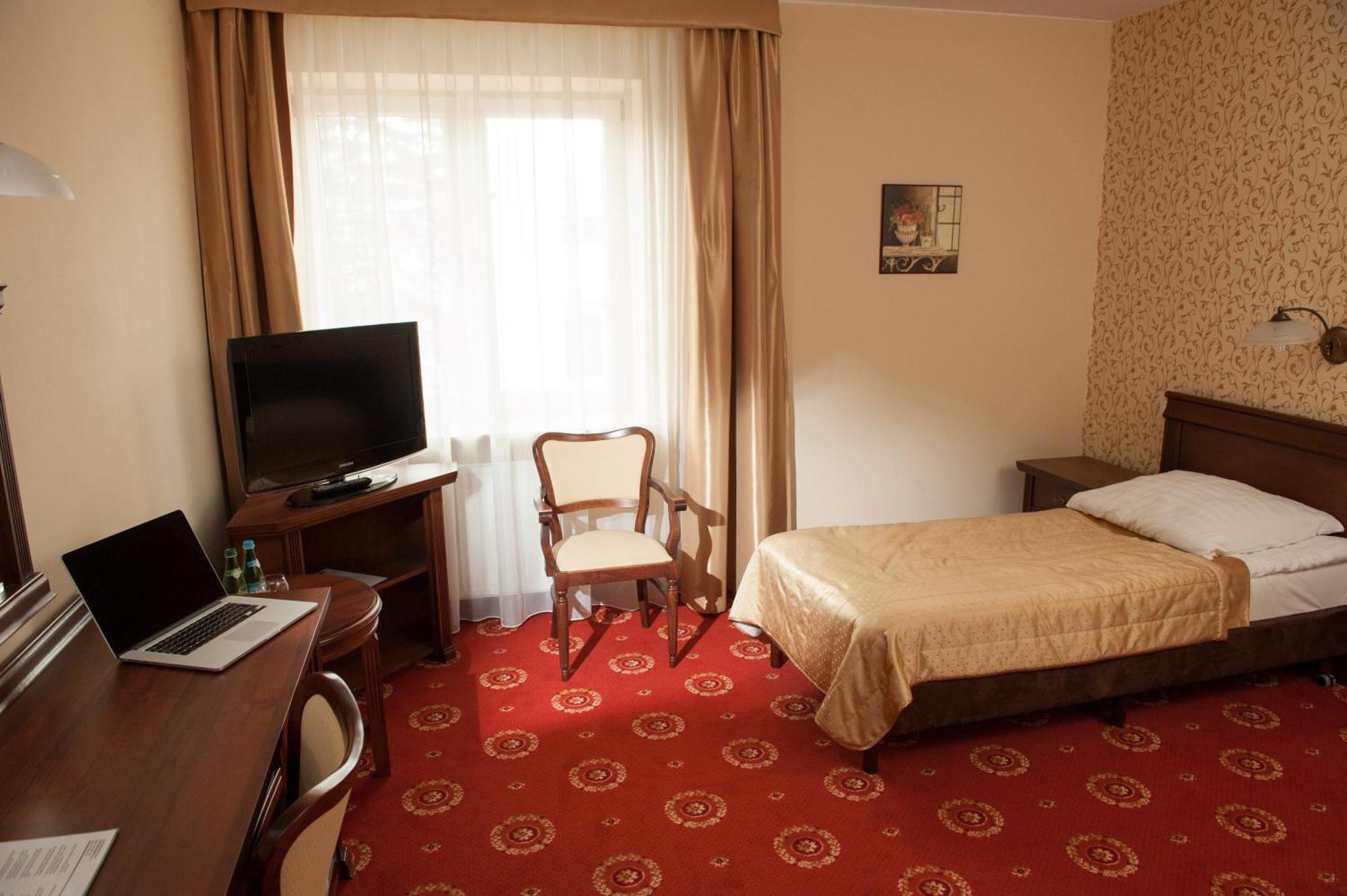 Hotel Arkadia Royal Varşovia Exterior foto