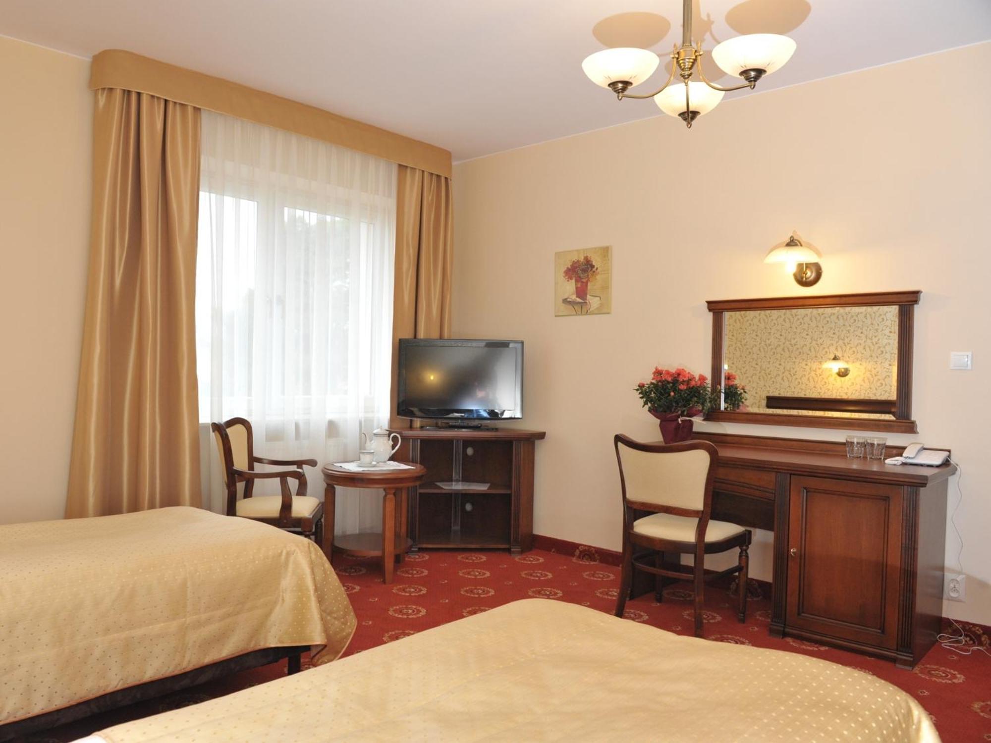 Hotel Arkadia Royal Varşovia Exterior foto