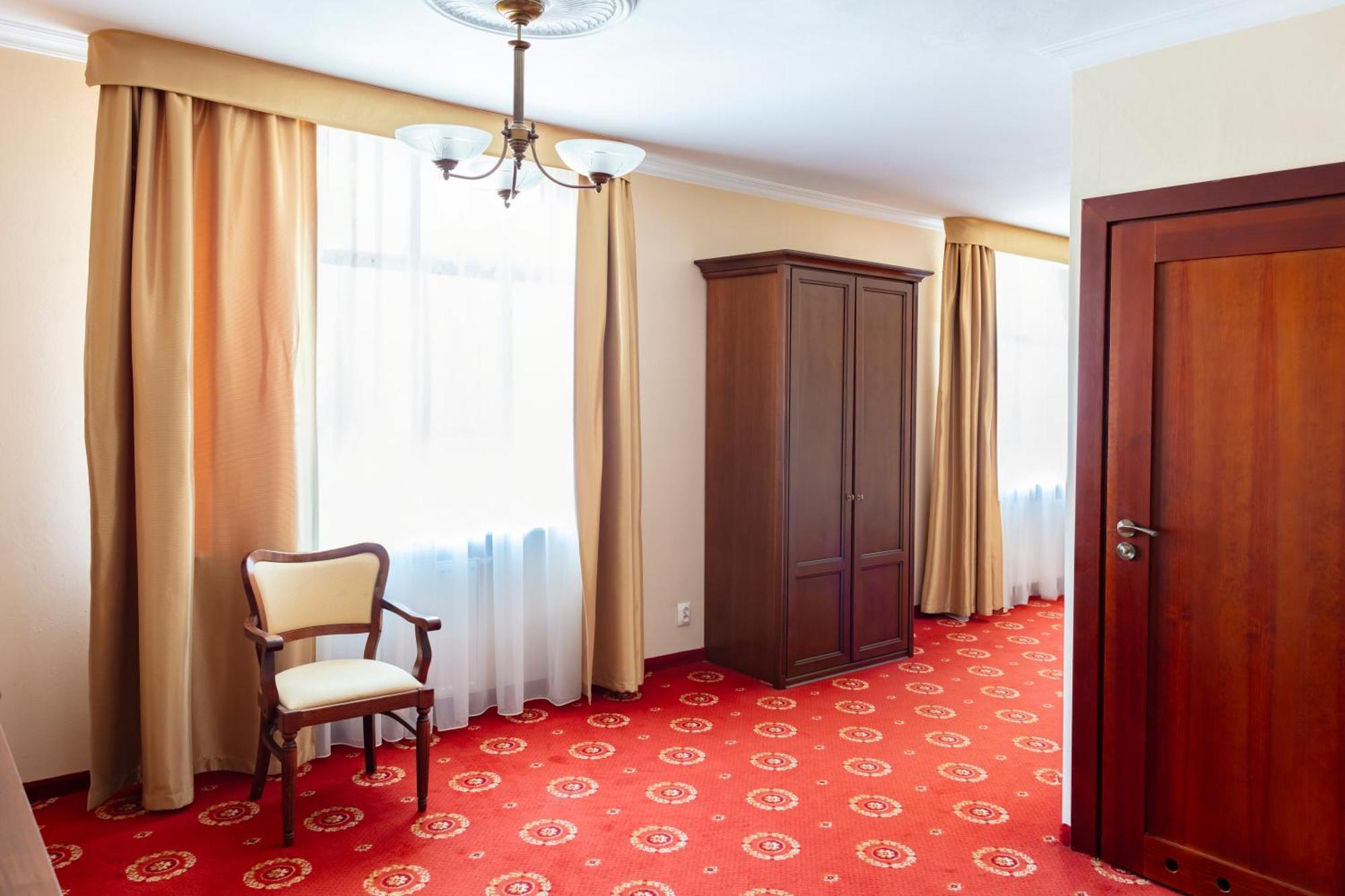 Hotel Arkadia Royal Varşovia Exterior foto