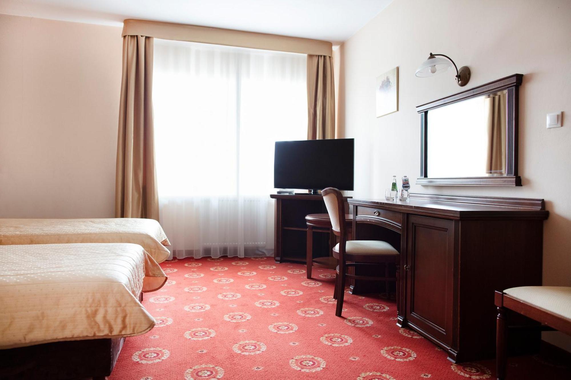 Hotel Arkadia Royal Varşovia Exterior foto